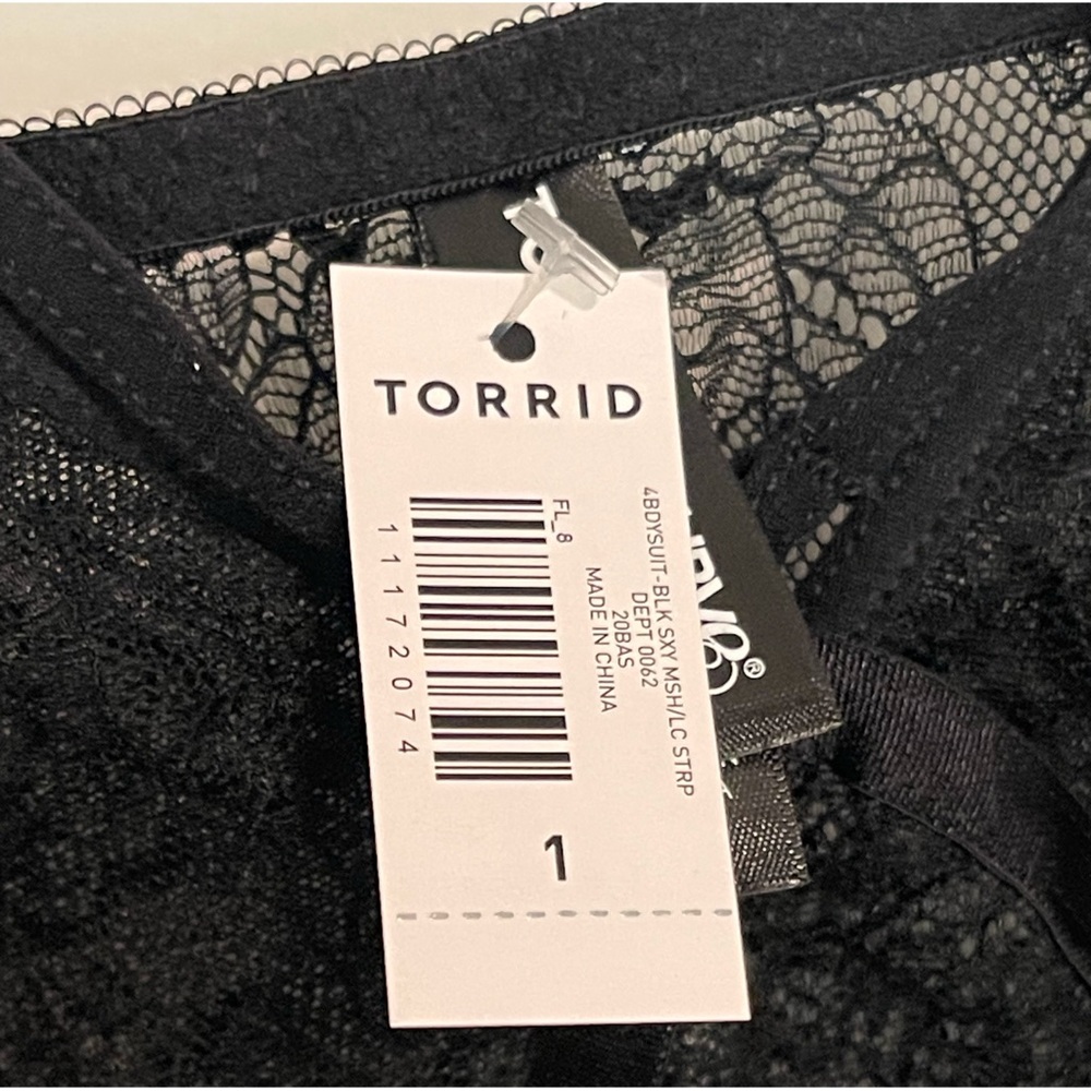 Torrid Elegant Black Lace Bodysuit NWT Sz 1 (14-16) - Picture 7 of 11